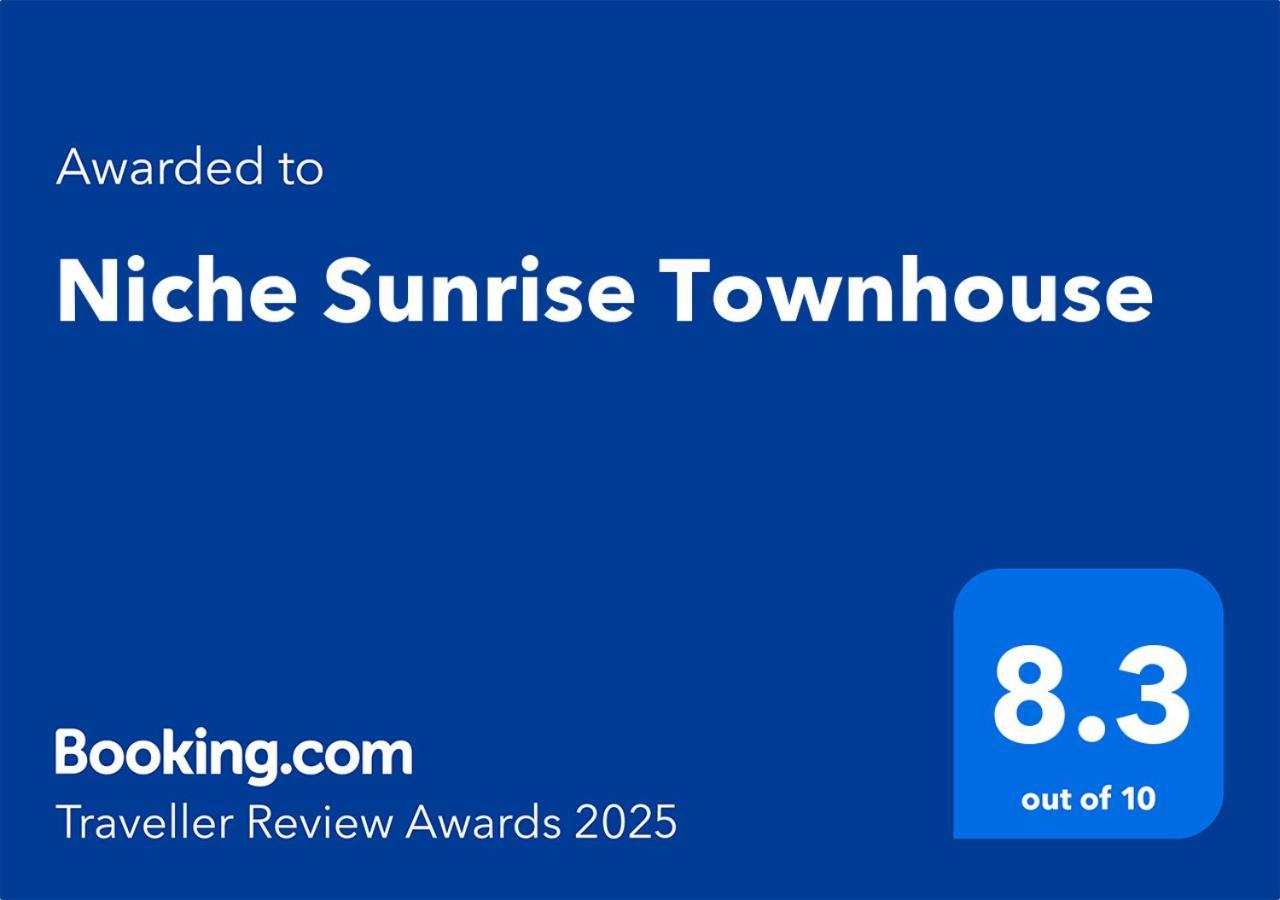 Вилла Niche Sunrise Townhouse Челмсфорд Экстерьер фото